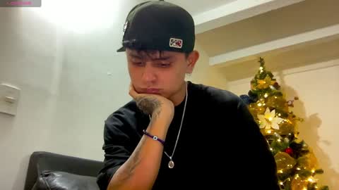 Bob  INDEPENDENT MODEL online show from 21, 12, 2024