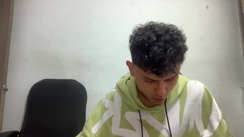 Bob  INDEPENDENT MODEL online show from 27, 12, 2024