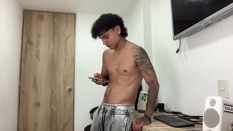 Bob  INDEPENDENT MODEL online show from 9, 9, 2025