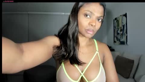 Snapshot of body_desire chatting on 21, 4, 2026 danna online show from 21, 4, 2026