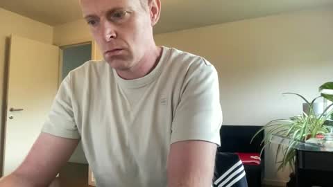 Snapshot of boegieboy76 chatting on 17, 10, 2025 ask me online show from 17, 10, 2025