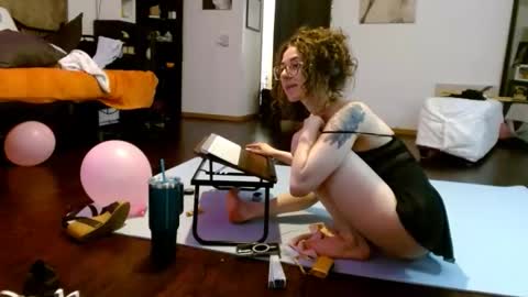 Snapshot of bombshellbaeby chatting on 21, 4, 2026 BombshellBaeby online show from 21, 4, 2026