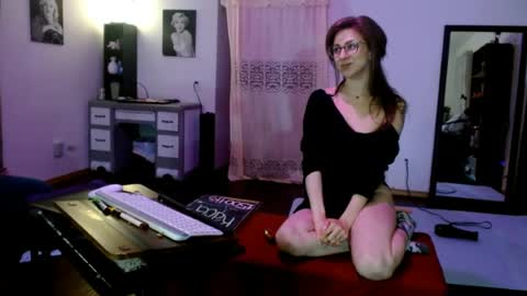 Snapshot of bombshellbaeby chatting on 5, 7, 2026 BombshellBaeby online show from 5, 7, 2026