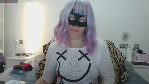 Lucy online show from 27, 3, 2026