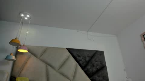   online show from 8, 4, 2026