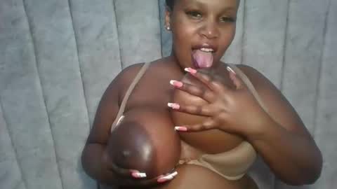 Snapshot of boobberry01 chatting on 4, 6, 2026 Berry online show from 4, 6, 2026
