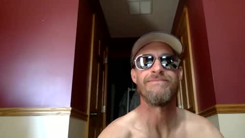 Snapshot of boobsheriff chatting on 10, 4, 2026 Milkman online show from 10, 4, 2026