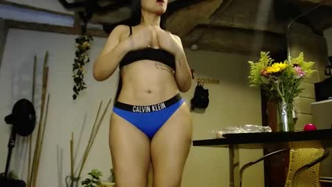 Snapshot of booty_bomb69 chatting on 3, 10, 2025 MARIANA online show from 3, 10, 2025