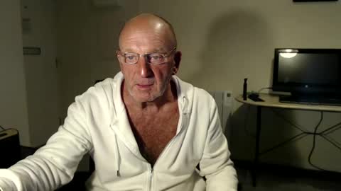 Snapshot of boppy21 chatting on 2, 3, 2025 Boppy21 online show from 2, 3, 2025