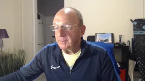 Snapshot of boppy21 chatting on 8, 10, 2025 Boppy21 online show from 8, 10, 2025