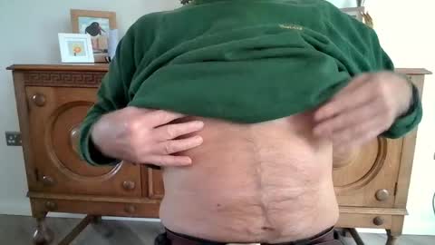 Snapshot of born2run chatting on 19, 4, 2026 born2run online show from 19, 4, 2026