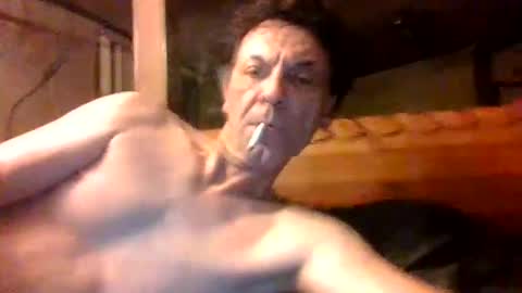 Snapshot of bottomcdforoldersc chatting on 29, 9, 2025 James online show from 29, 9, 2025