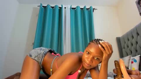 bouncy_booty677 online show from 22, 10, 2025