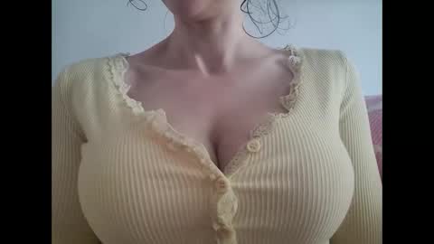 Snapshot of bouncyqueenmajesty chatting on 10, 6, 2026 Bouncy Queen Majesty online show from 10, 6, 2026