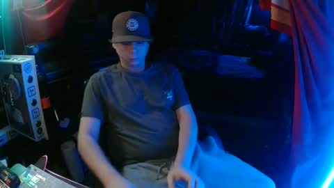 Bowerboi1217 online show from 4, 12, 2025