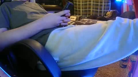 Bowerboi1217 online show from 19, 12, 2025