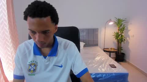 boy_master77 online show from 17, 2, 2025