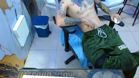 Snapshot of boy_tatto77 chatting on 15, 5, 2026 boy_tatto77 online show from 15, 5, 2026
