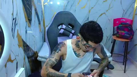 Snapshot of boy_tatto77 chatting on 22, 5, 2026 boy_tatto77 online show from 22, 5, 2026