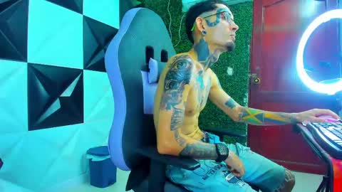 Snapshot of boy_tatto77 chatting on 24, 5, 2026 boy_tatto77 online show from 24, 5, 2026