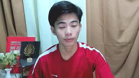 Snapshot of boynextdoor4ux chatting on 27, 10, 2025 HI IM JAMES DONT FORGET GIVE ME THUMBS UP AND JOIN TO MY FANCLUB online show from 27, 10, 2025