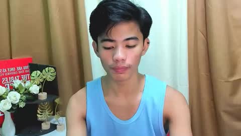 Snapshot of boynextdoor4ux chatting on 6, 11, 2025 HI IM JAMES DONT FORGET GIVE ME THUMBS UP AND JOIN TO MY FANCLUB online show from 6, 11, 2025