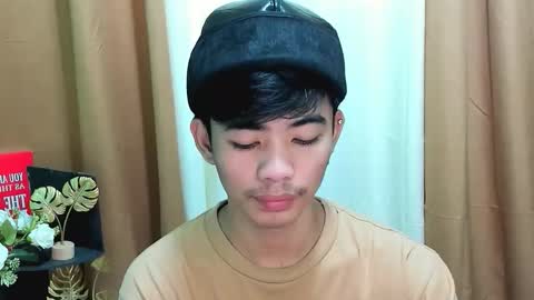 Snapshot of boynextdoor4ux chatting on 14, 11, 2025 HI IM JAMES DONT FORGET GIVE ME THUMBS UP AND JOIN TO MY FANCLUB online show from 14, 11, 2025