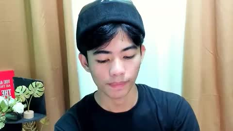 Snapshot of boynextdoor4ux chatting on 19, 11, 2025 HI IM JAMES DONT FORGET GIVE ME THUMBS UP AND JOIN TO MY FANCLUB online show from 19, 11, 2025