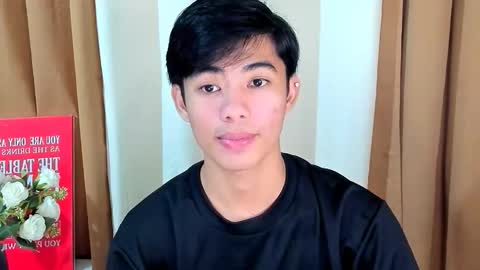 Snapshot of boynextdoor4ux chatting on 26, 11, 2025 HI IM JAMES DONT FORGET GIVE ME THUMBS UP AND JOIN TO MY FANCLUB online show from 26, 11, 2025