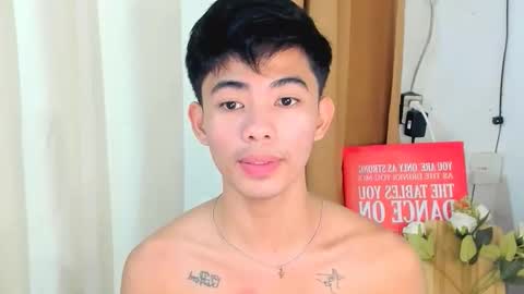 Snapshot of boynextdoor4ux chatting on 5, 12, 2025 HI IM JAMES DONT FORGET GIVE ME THUMBS UP AND JOIN TO MY FANCLUB online show from 5, 12, 2025