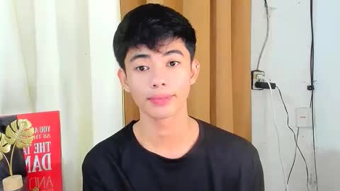 Snapshot of boynextdoor4ux chatting on 18, 12, 2025 HI IM JAMES DONT FORGET GIVE ME THUMBS UP AND JOIN TO MY FANCLUB online show from 18, 12, 2025