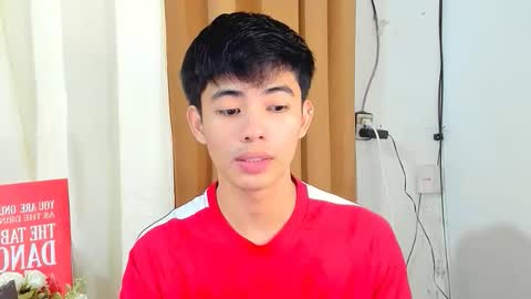 Snapshot of boynextdoor4ux chatting on 21, 12, 2025 HI IM JAMES DONT FORGET GIVE ME THUMBS UP AND JOIN TO MY FANCLUB online show from 21, 12, 2025