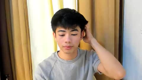 Snapshot of boynextdoor4ux chatting on 1, 2, 2026 HI IM JAMES DONT FORGET GIVE ME THUMBS UP AND JOIN TO MY FANCLUB online show from 1, 2, 2026