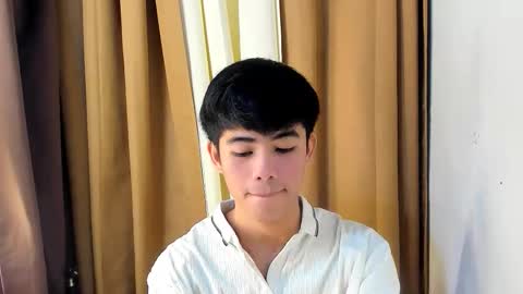 Snapshot of boynextdoor4ux chatting on 4, 2, 2026 HI IM JAMES DONT FORGET GIVE ME THUMBS UP AND JOIN TO MY FANCLUB online show from 4, 2, 2026