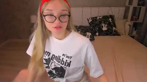 BoysLoveBlondee online show from 22, 1, 2025