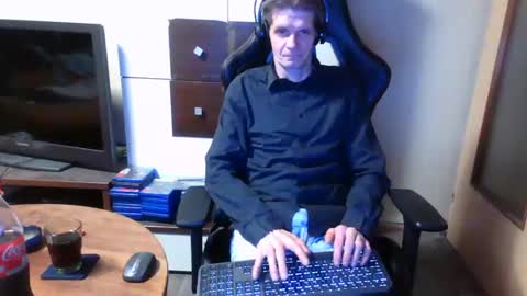 Snapshot of bponie1 chatting on 4, 12, 2024 bponie1 online show from 4, 12, 2024