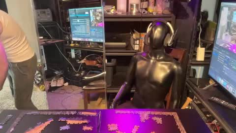 Snapshot of brad_bounce chatting on 6, 4, 2026 Brad Ballsy online show from 6, 4, 2026