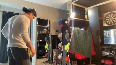Snapshot of brad_bounce chatting on 20, 5, 2026 Brad Ballsy online show from 20, 5, 2026
