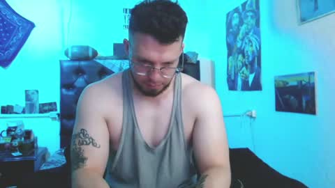 brad hot boy online show from 22, 4, 2026