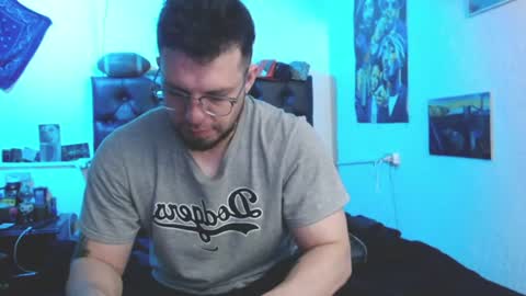 brad hot boy online show from 12, 6, 2026