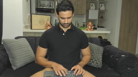 bradleymartin7 online show from 13, 2, 2025