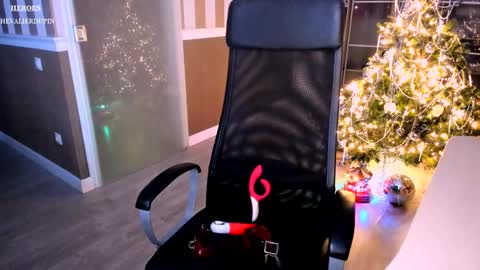 I see you X-twitter its braingirl online show from 1, 1, 2025