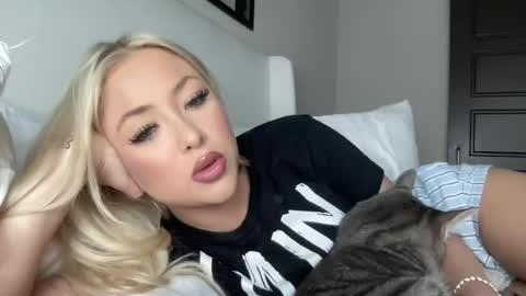 Snapshot of brandins04 chatting on 1, 7, 2026 Skyyybanks online show from 1, 7, 2026