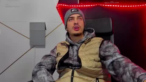 BrandonTateX online show from 10, 2, 2026