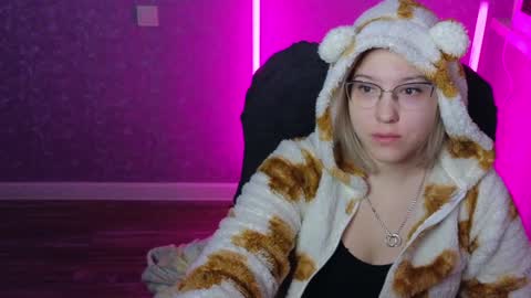 Belle  online show from 30, 1, 2025