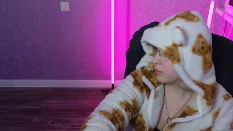 Belle  online show from 30, 1, 2025