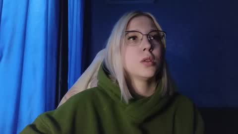 Belle  online show from 15, 9, 2025