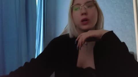 Belle  online show from 20, 10, 2025