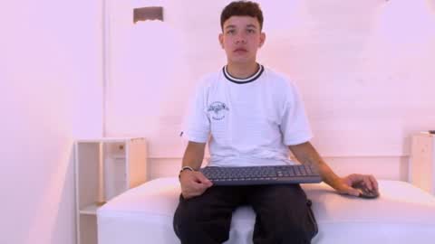 Snapshot of bratt_sanderz chatting on 2, 3, 2026 Bratt Sanderz online show from 2, 3, 2026