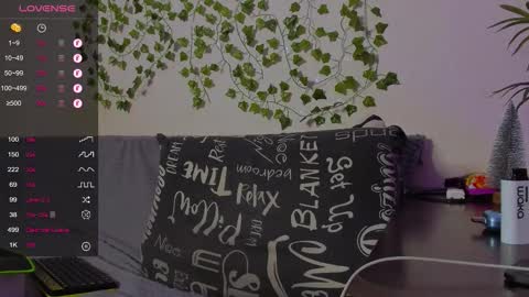 Snapshot of bravomaestro chatting on 16, 12, 2025 Johny Bravo online show from 16, 12, 2025